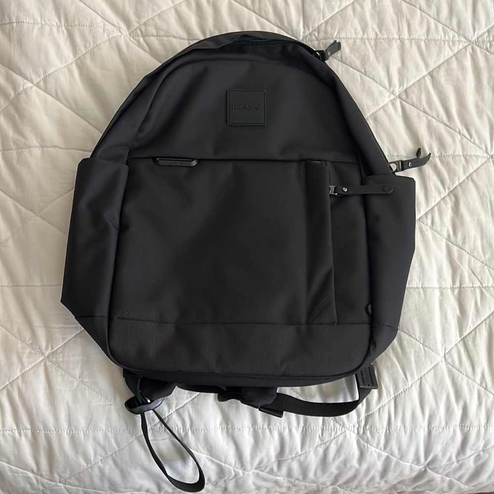 Pacsafe Anti-Theft BackBack black